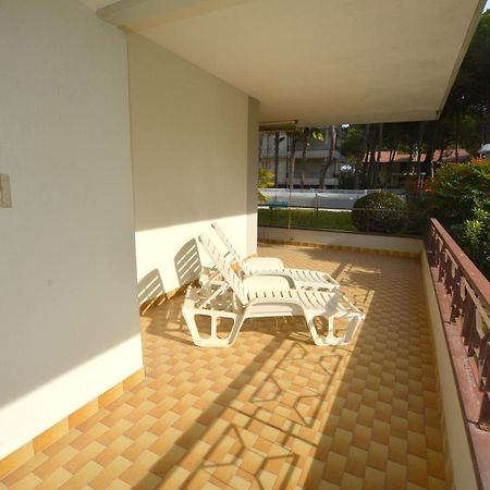 Apartament Lignano With Pool Lignano Sabbiadoro Zewnętrze zdjęcie