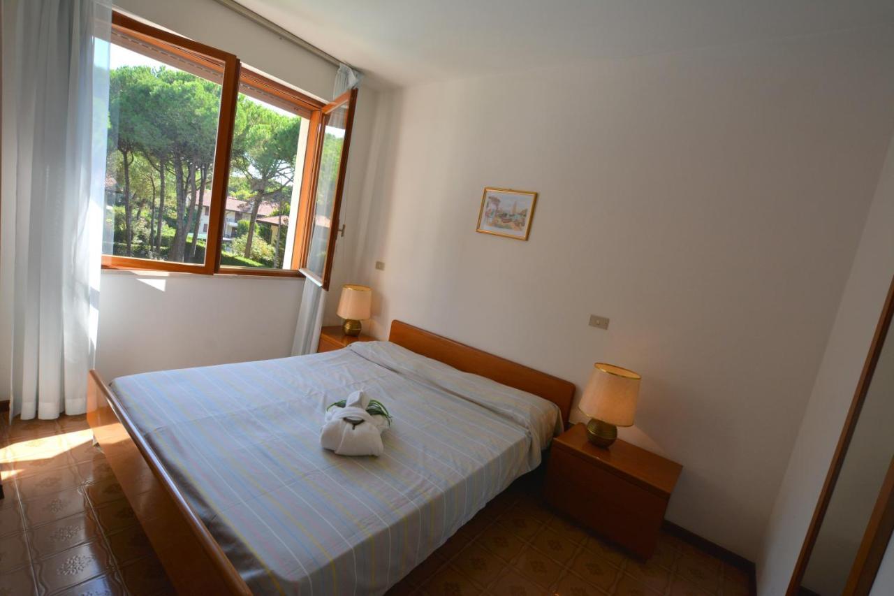 Apartament Lignano With Pool Lignano Sabbiadoro Zewnętrze zdjęcie