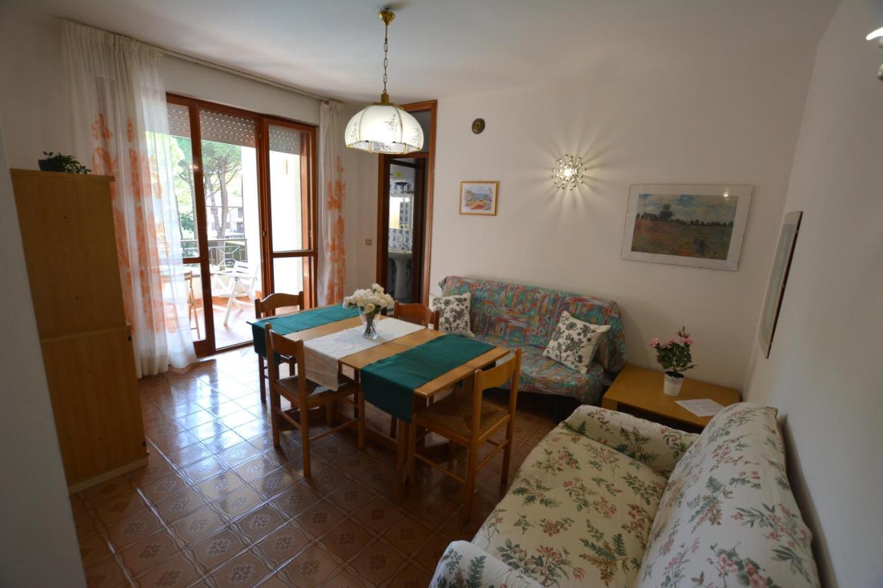 Apartament Lignano With Pool Lignano Sabbiadoro Zewnętrze zdjęcie