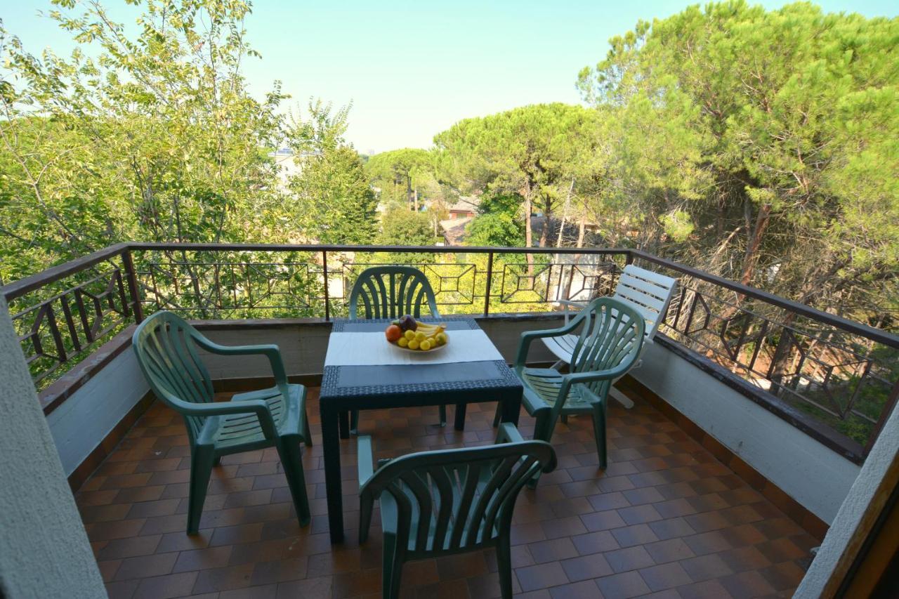 Apartament Lignano With Pool Lignano Sabbiadoro Zewnętrze zdjęcie