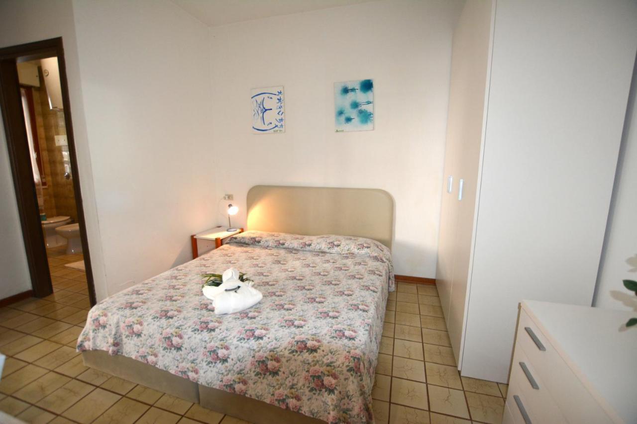 Apartament Lignano With Pool Lignano Sabbiadoro Zewnętrze zdjęcie