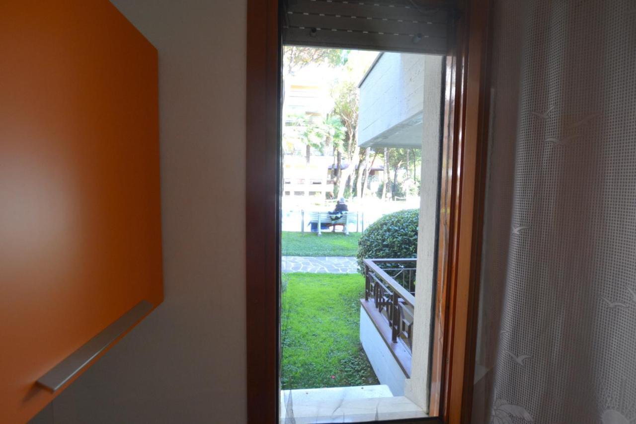 Apartament Lignano With Pool Lignano Sabbiadoro Zewnętrze zdjęcie