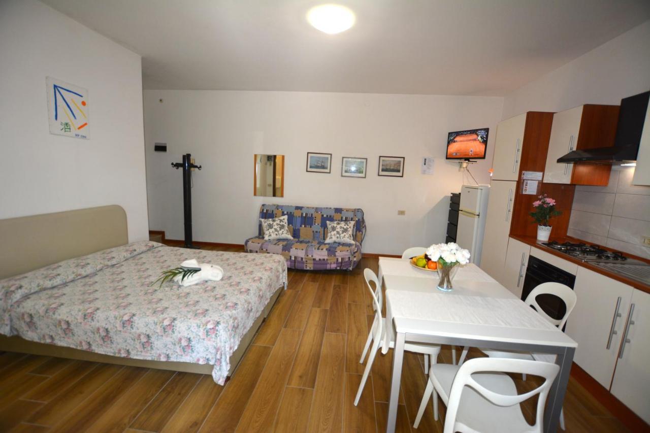 Apartament Lignano With Pool Lignano Sabbiadoro Zewnętrze zdjęcie