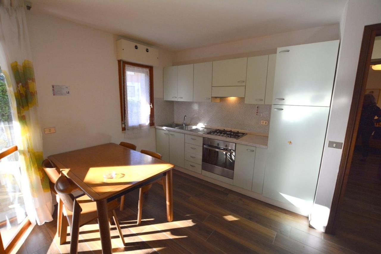 Apartament Lignano With Pool Lignano Sabbiadoro Zewnętrze zdjęcie