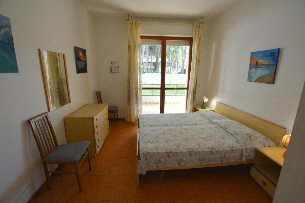 Apartament Lignano With Pool Lignano Sabbiadoro Zewnętrze zdjęcie