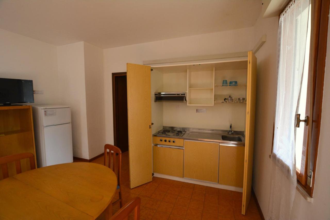 Apartament Lignano With Pool Lignano Sabbiadoro Zewnętrze zdjęcie